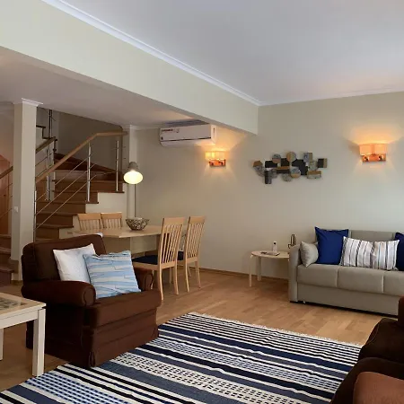 דירה Duplex With Terrace In Downtown קסקאיס