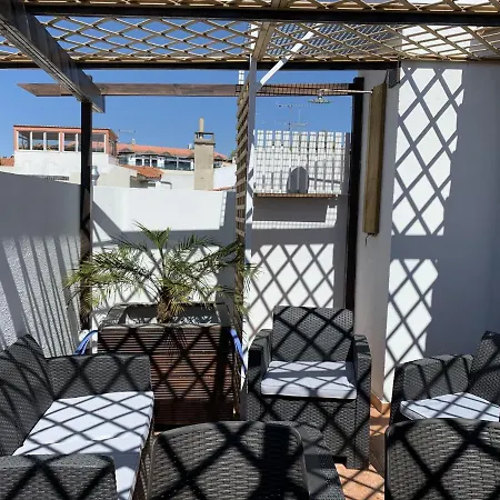 דירה Duplex With Terrace In Downtown קסקאיס