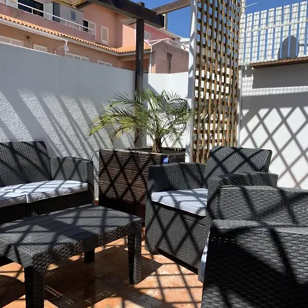 Duplex With Terrace In Downtown דירה קסקאיס