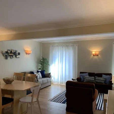 Duplex With Terrace In Downtown * קסקאיס