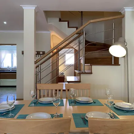 דירה Duplex With Terrace In Downtown קסקאיס