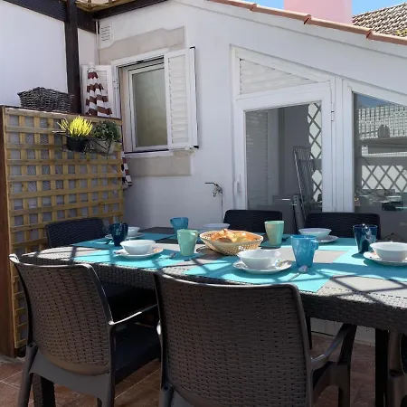 Duplex With Terrace In Downtown דירה קסקאיס