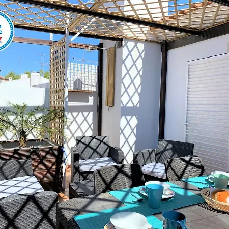 Duplex With Terrace In Downtown Cascais