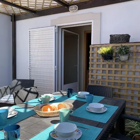 Duplex With Terrace In Downtown